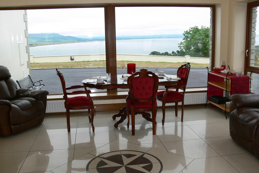 Templeview Lodge Грийнкасъл Екстериор снимка